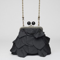 Bolso boquilla metálica con bolas Pétalos negro